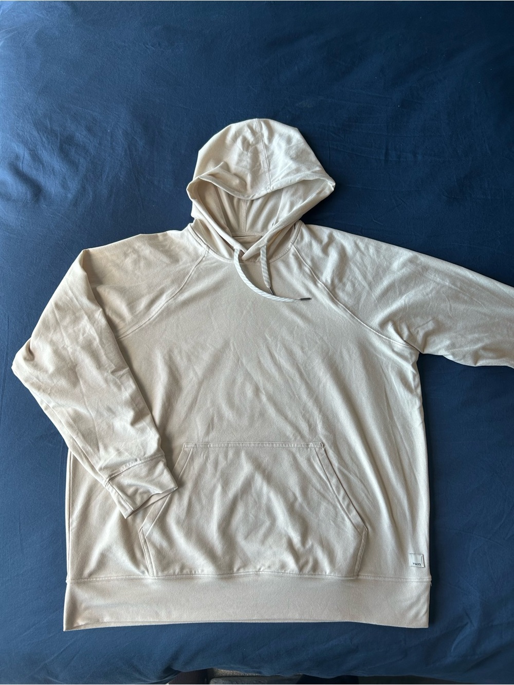 Vuori women’s Cream Hooded Pullover Sweatshirt